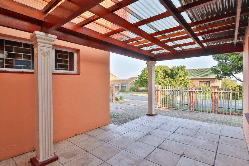 4 Bedroom Property for Sale in Heiderand Western Cape